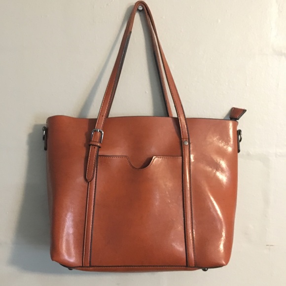 Handbags - Camel tote bag large EUC
